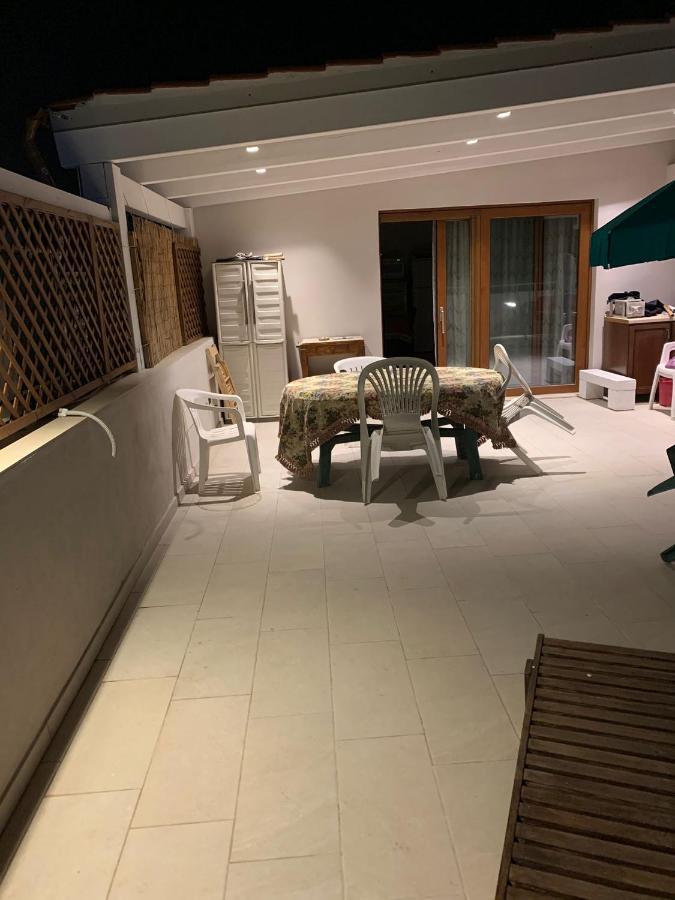 Attico Via Della Pineta 5 Minuti Dal Mare Appartement *